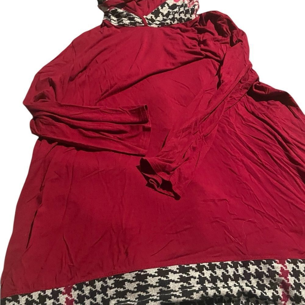 Celeste Red Houndstooth Women's Top 1X excellent condition